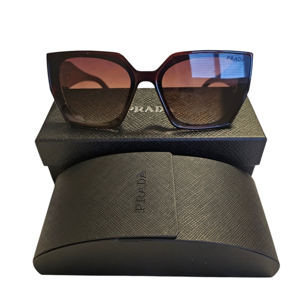 NWT✨PRADA✨Authentic Bordeaux Brown Sunglasses with Gold Iconic Logo - Picture 4 of 16